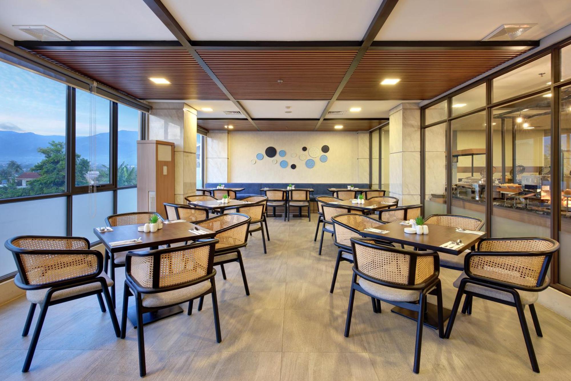 Aston Palu Hotel & Conference Center Eksteriør bilde